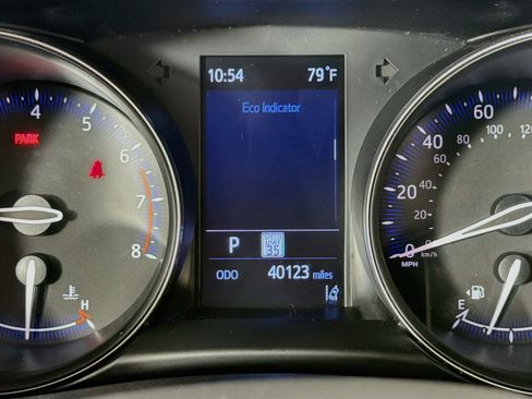 Used 2021 Toyota C-HR LE FWD image 18