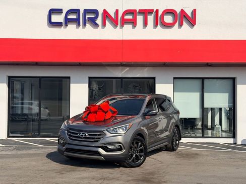 Used 2017 Hyundai Santa Fe Sport image 2