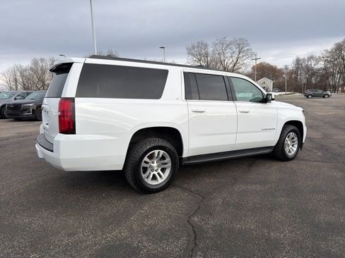 Used 2018 Chevrolet Suburban LT w/ Luxury Package image 3