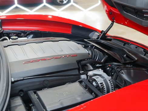 Used 2019 Chevrolet Corvette Stingray Coupe w/ Carbon Flash Badge Package RWD image 31