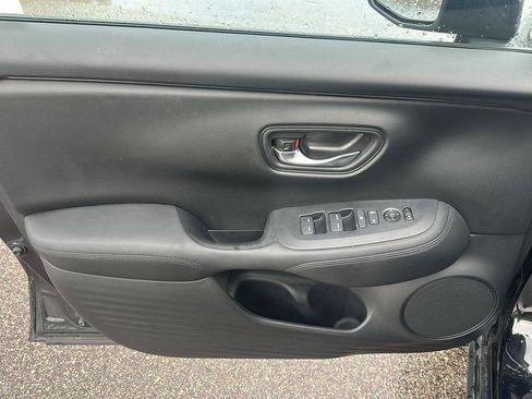 Used 2024 Honda HR-V LX image 9