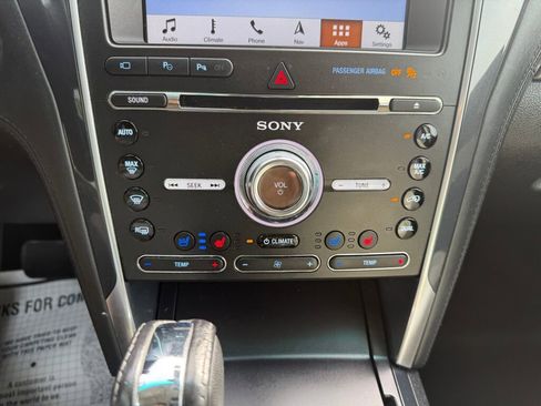 Used 2017 Ford Explorer Platinum image 22