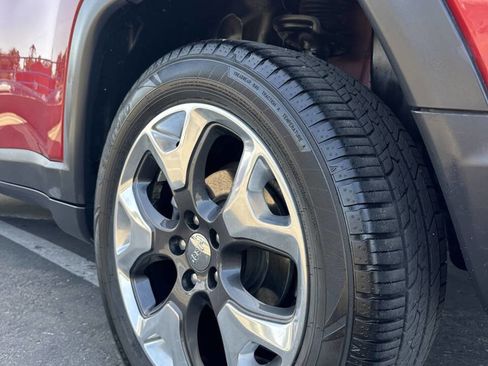 Used 2018 Jeep Compass Limited w/ Navigation Group FWD image 15