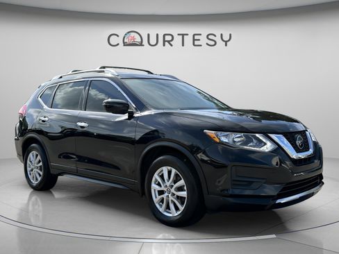 Used 2020 Nissan Rogue SV image 7
