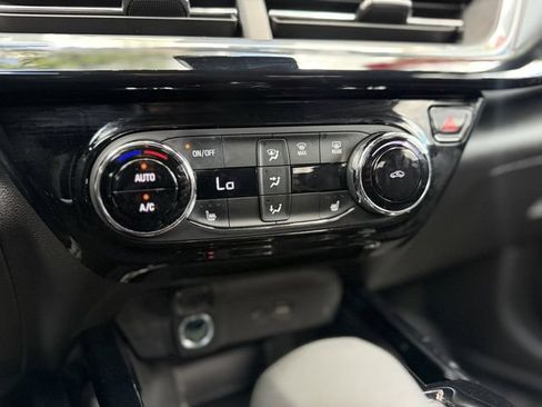 Used 2025 Chevrolet Trax RS w/ Driver Confidence Package FWD image 19