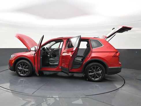 Used 2023 Volkswagen Tiguan SE image 31