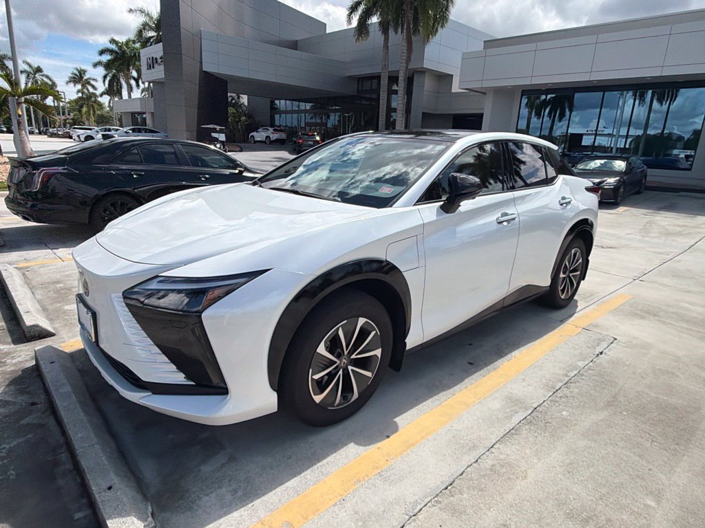 Certified 2024 Lexus RZ 300e Premium w/ Accessory Package (2T) FWD image 8