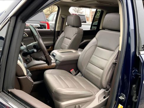 Used 2019 GMC Yukon XL Denali w/ Open Road Package image 9