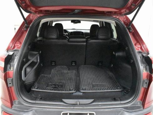 Used 2017 Jeep Cherokee Limited image 11