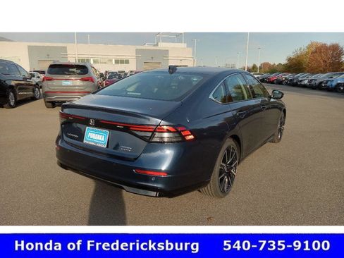 Used 2025 Honda Accord Touring image 6