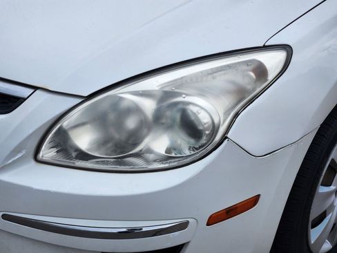Used 2010 Hyundai Elantra GLS FWD image 8