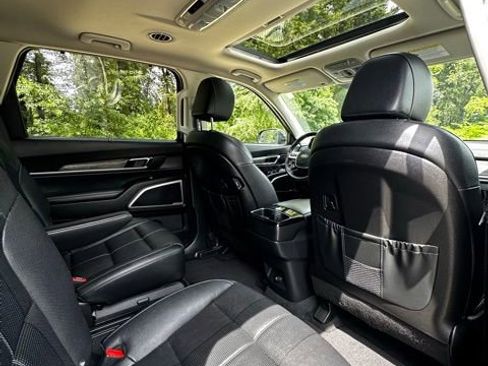Used 2021 Kia Telluride EX w/ EX Premium Package AWD/4WD image 19