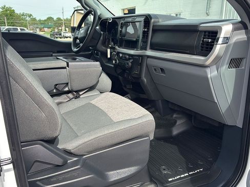 Used 2025 Ford F250 XLT AWD/4WD image 25