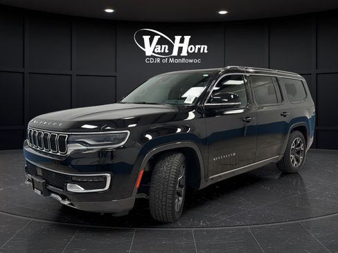 Used 2022 Jeep Wagoneer Series III w/ Premium Group I AWD/4WD image 3