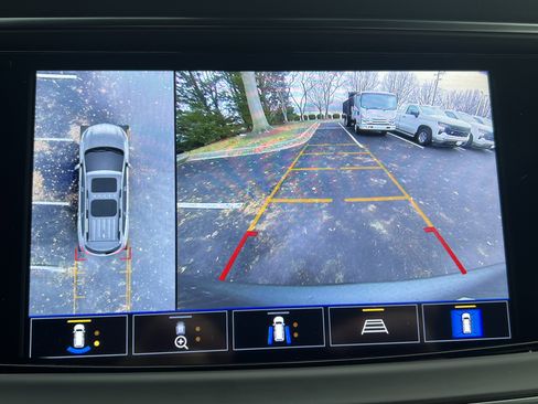 Used 2024 Buick Enclave Essence w/ Technology Package image 25