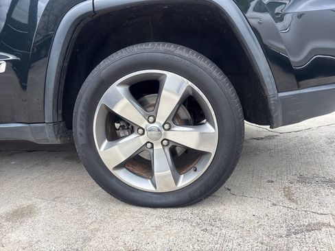 Used 2013 Jeep Grand Cherokee Laredo w/ Laredo E Group RWD image 15