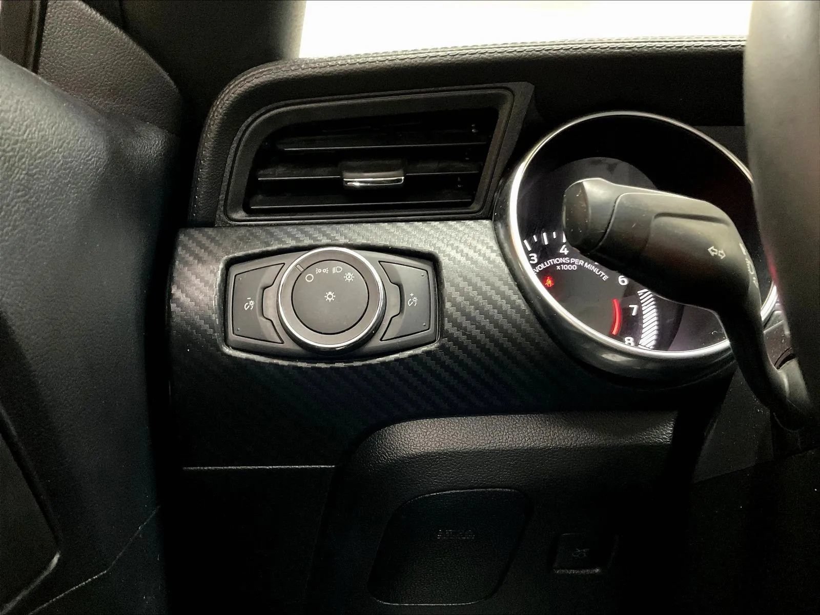Used 2018 Ford Mustang Coupe RWD image 24