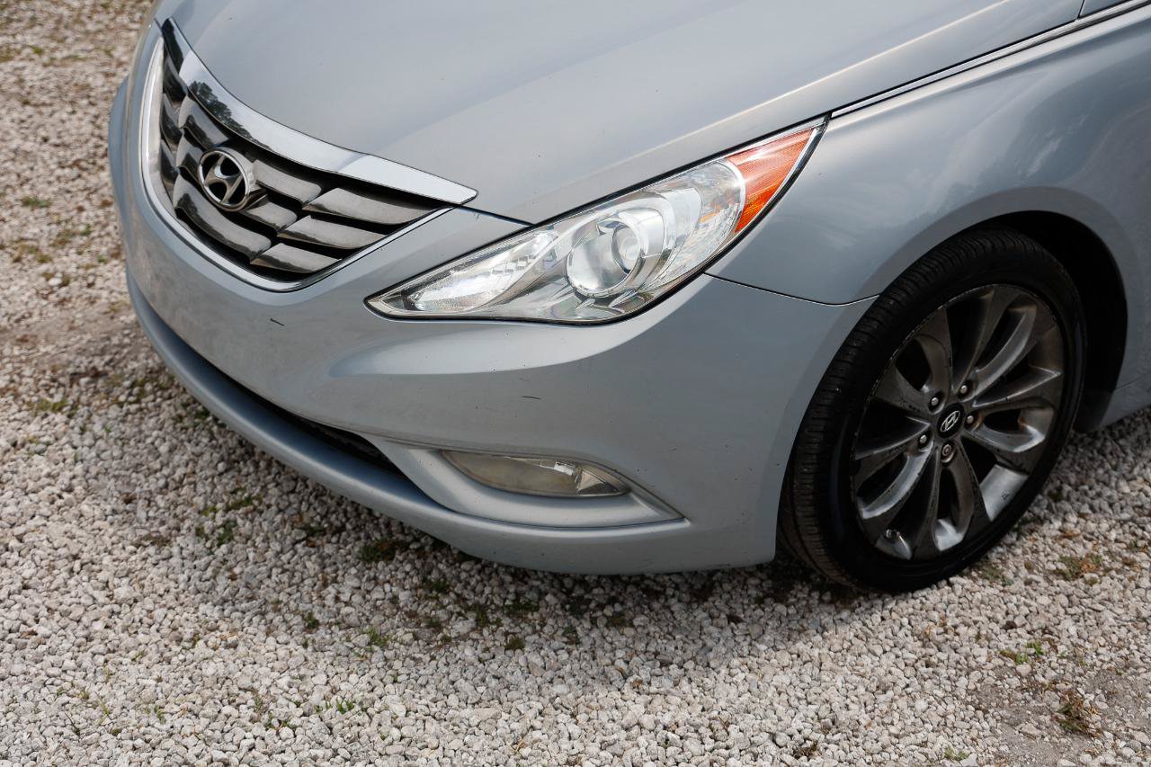 Used 2011 Hyundai Sonata SE w/ Navigation & Sunroof Pkg 4 FWD image 24