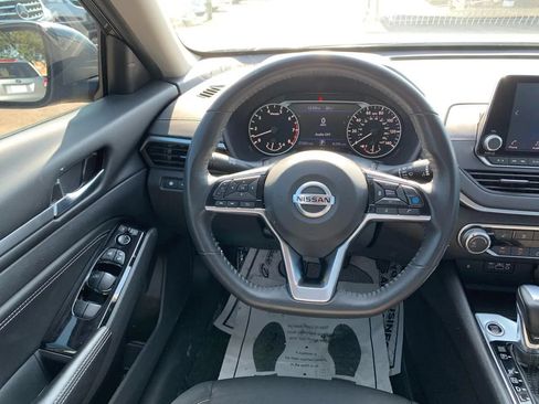 Used 2022 Nissan Altima 2.5 SV w/ SV Premium Package FWD image 13