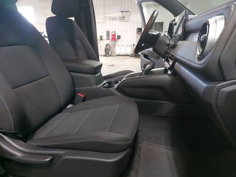 Used 2023 Chevrolet Colorado LT w/ LT Convenience Package II AWD/4WD image 10