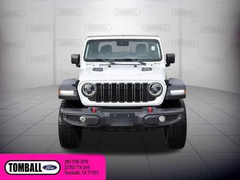 Used 2024 Jeep Gladiator Rubicon w/ Technology Group image 2