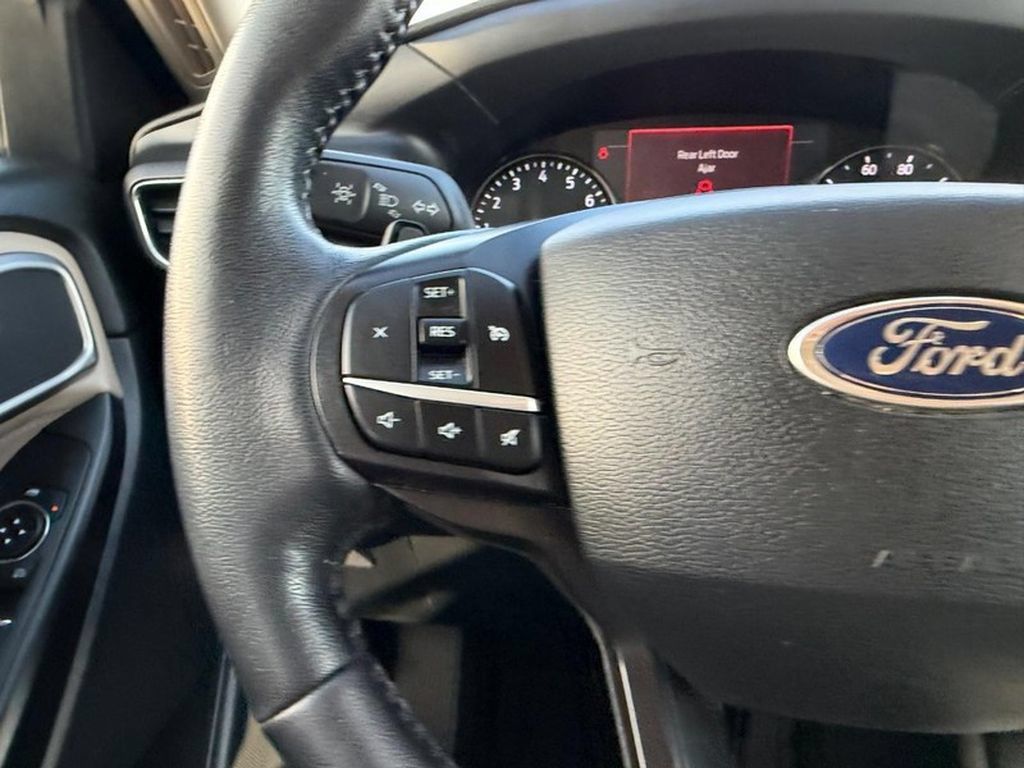 Used 2020 Ford Explorer XLT w/ Equipment Group 202A AWD/4WD image 14