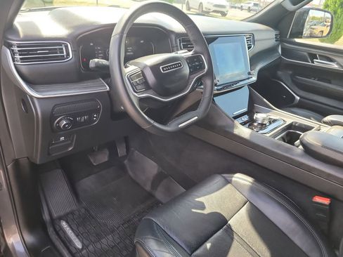 Used 2024 Jeep Wagoneer L Series II w/ Flexible Seating Group RWD image 22