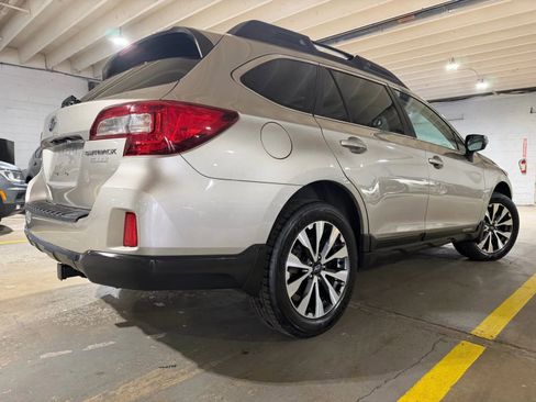 Used 2015 Subaru Outback 2.5i Limited AWD/4WD image 4