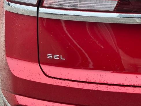 Used 2024 Volkswagen Atlas Cross Sport SEL Premium R-Line image 8