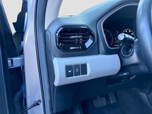 Certified 2024 Honda Pilot Touring image 11