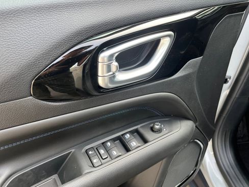 New 2026 Jeep Compass Latitude image 14