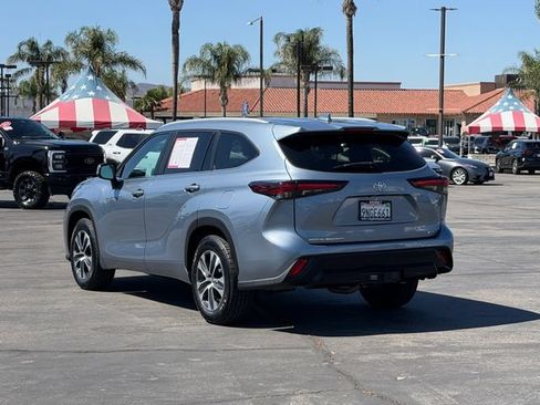 Used 2024 Toyota Highlander XLE FWD image 8