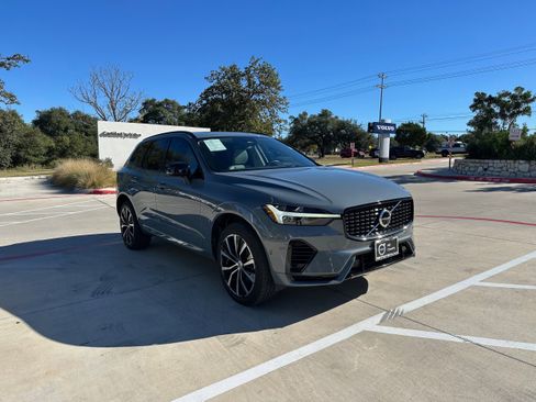 Used 2023 Volvo XC60 T8 Ultimate image 7
