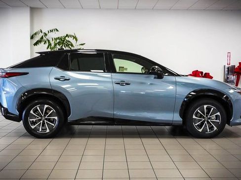 Certified 2023 Lexus RZ 450e Premium w/ Accessory Package (Z1) image 5