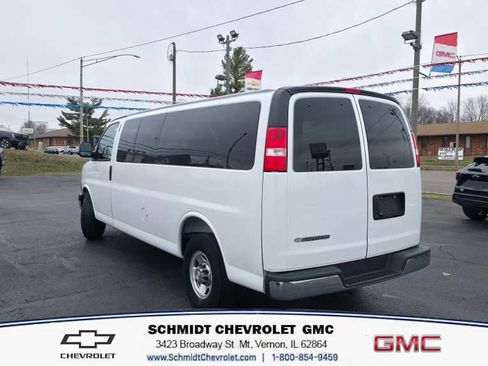 Used 2025 Chevrolet Express 3500 LT w/ LT Preferred Equipment Group image 7