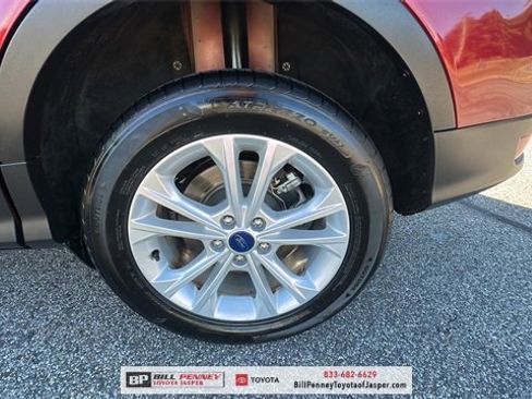 Used 2017 Ford Escape SE w/ Equipment Group 201A image 18