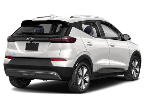Used 2023 Chevrolet Bolt EUV LT w/ Comfort Package FWD image 2
