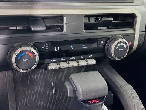 Used 2024 Toyota Tacoma TRD Sport AWD/4WD image 22
