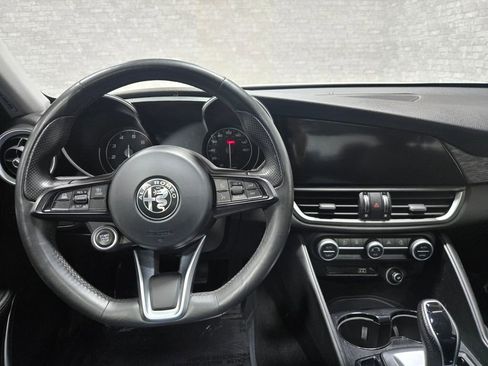 Used 2021 Alfa Romeo Giulia Sprint w/ Nero Edizione image 17
