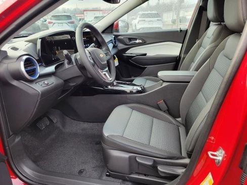 New 2026 Chevrolet Trax LT w/ Driver Confidence Package image 8