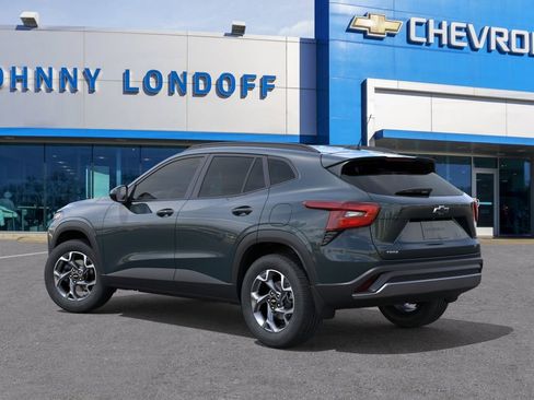 New 2026 Chevrolet Trax LT w/ Driver Confidence Package FWD image 3