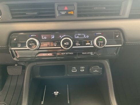 New 2025 Honda Pilot Touring image 15