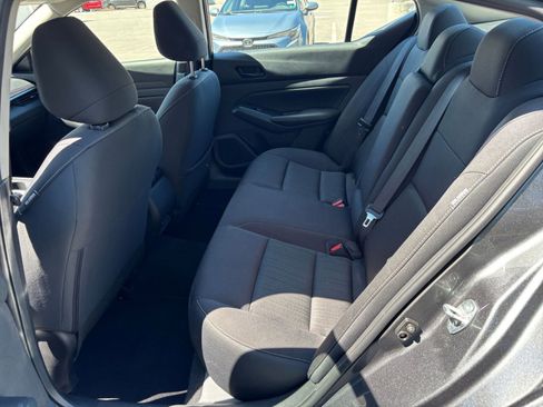 Used 2025 Nissan Altima 2.5 SV FWD image 27
