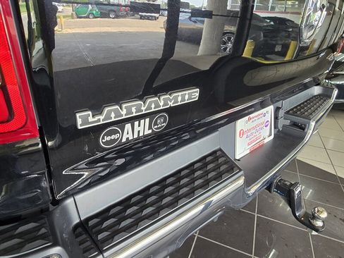 Used 2019 RAM 1500 Laramie AWD/4WD image 38