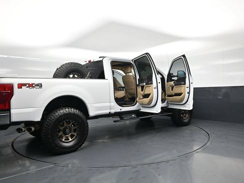 Used 2021 Ford F250 Lariat w/ Lariat Ultimate Package AWD/4WD image 5