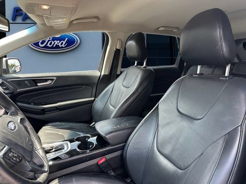 Used 2017 Ford Edge Titanium w/ Technology Package FWD image 11