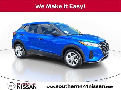 New 2025 Nissan Kicks Play S