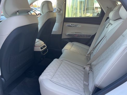 Used 2025 Genesis GV70 3.5T Sport w/ Sport Advanced Package image 11