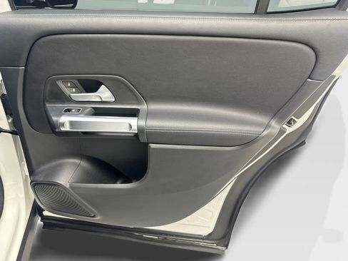 Used 2021 Mercedes-Benz GLB 250 w/ Premium Package image 40