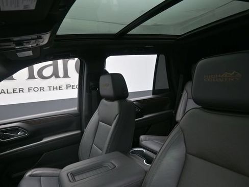 Used 2023 Chevrolet Tahoe High Country w/ Premium Package 2 AWD/4WD image 17
